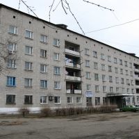 Бывшее муниципальное общежитие, дом с административными помещениями на улице Ленина 4, Вяземский