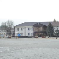 Здание администрации на площади, Наурская