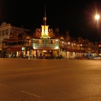 Kalgoorlie - Exchange Hotel at night, Калгурли