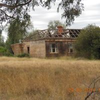 Yethera - An Old House Near the Creek - 2014-06-23, Албури