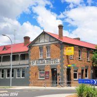 one of several hotels in the city of Armidale, the St. Kilda Hotel. Feb 2014, Армидейл
