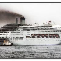 THE PACIFIC JEWEL; The Pacific Jewel Passenger Ship towed away by tugboat in Port Jackson,  Sydney Harbour, Сидней