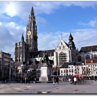 "Onze Lieve Vrouwe" Cathedral and "Groenplaats" with statue "Peter Paul Rubens" -  Antwerp,  Belgium, Антверпен