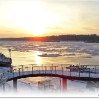 Winter sunset over the icy river, Русе