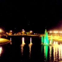 Fonte Luminosa à noite- Parque Ipiranga-Anápolis, Анаполис