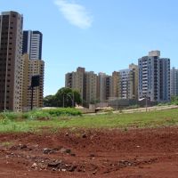 O bairro em expansão, os prédios que avançam na área rural - Londrina - PR - Brazil, Лондрина
