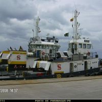 Rebocadores atracados no porto., Паранагуа
