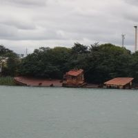 Barcos abandonados na Ilha do Fogo, Петролина