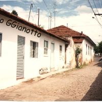 Rua estreita antiga, vila paraíso com Av Piracicaba., Лимейра