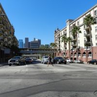 "Cruzando la avenida", Лос-Анджелес