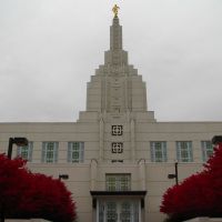 Idaho Falls Temple and Bright Red Leaves, Айдахо-Фоллс