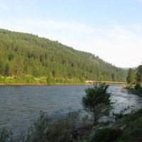 Clearwater River in Orofino by Wogger, Орофино