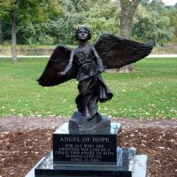 Angel of Hope, Iowa City, City Park, Блуэ Грасс
