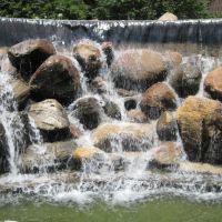 Center for the Arts waterfall, Ватерлоо