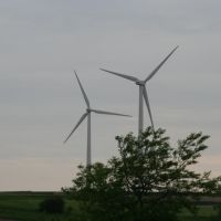 Giant wind turbines in Iowa , along the I-80 corridor., Гринфилд