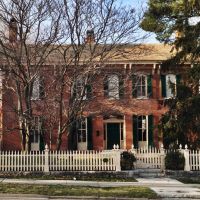 Historic Oakes-Wood House (Grant Wood) - Iowa City, Iowa, Осадж