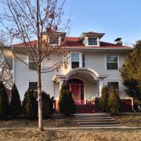 Historic Emma J. Harvat & Mary Stach House - Iowa City, Iowa, Ред-Оак