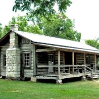 Mathews Log Cabin at the Clarke County Museum in Grove Hill, AL, Гров Хилл