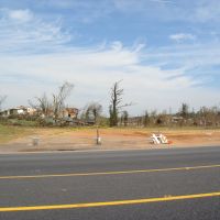 Pratt City Tornado Damage, Мидфилд