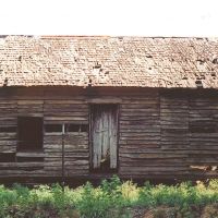 abandoned weathered antebellum double-pen cracker house, Grand Ridge Fla (5-2004), Ньювилл