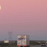 Full moon west of Phoenix, AZ, Авондейл