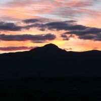 Sunset over mountains near Camp Verde, Виллкокс