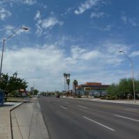 Phoenix, AZ:  850 E. McDowell, View West, Финикс