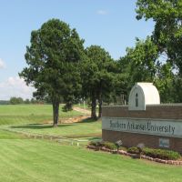 Southern Arkansas University, Мак-Нейл