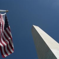 Washington Monument with Stars & Stripes, Алдервуд-Манор
