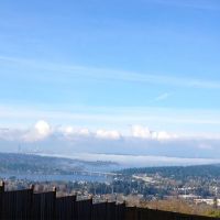 Seattle skyline and Mercer Island, I-90 crossing Lake Washington, from Bellevue, Washington, Истгейт