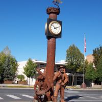 Pioneer sculptures in Colville, WA., Колвилл
