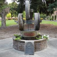 Arden Grist Mill Stones, Stevens County Courthouse Lawn, Colville, WA, Колвилл