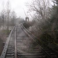 Railroad tracks on a soggy day, Сноухомиш