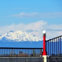 Mountain and bridge view from Pacific Ave in Everett, Эверетт