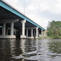 the i-95 bridge has a lot of different columnts... who put this thing together?, Вудбридж