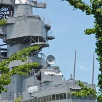 USA - VA - Norfolk - gardening with the USS Wisconsin? Robin Wood takes over?, Портсмут