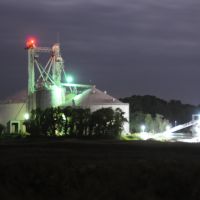 Perdue grain storage in operation at night, Hoskins Creek, Tappahannock, Virginia, Таппаханнок