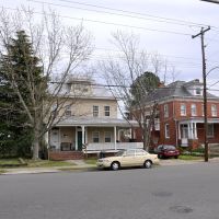 VIRGINIA: HAMPTON: classic houses: 329 and 331 on South Armistead Avenue, Хэмптон
