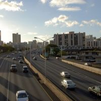 Keeaumoku Street overpass towards downtown Honolulu, Гонолулу