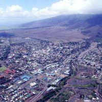 Helicopter view of Kahului towards the west, Кахулуи