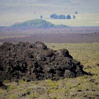 Close up of an old lava flow on  top of an older lava flow from Mauna Loa, looking north, Лиху