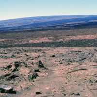 Mauna Loa summit in distance from the NE rift zone trail.  The hike is 18 miles one way between the end of Mauna Loa Road and the summit cabin., Лиху