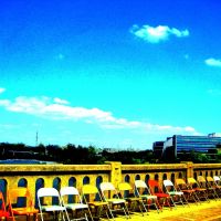 Chairs for Banquet on the Bridge, Колумбус