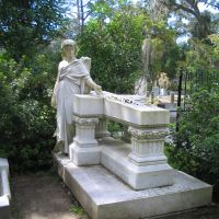 Bonaventure Cemetery statue, Тандерболт