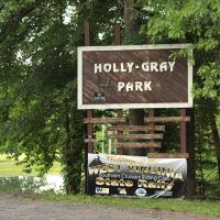 Holly Gray Park, entrence by Andrew Smith, Вилинг