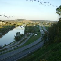 U.S. Route 50 in Parkersburg, WV, looking east along the Little Kanawha River., Паркерсбург