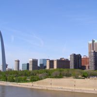 Riverfront Scape with Gateway Arch, St. Louis, MO, Сент-Луис
