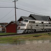 Nebraska Zephyr passes Geneseo, IL train depot, July 2011, Аледо
