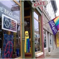 The Brick Cafe and Gallery in downtown Belvidere IL, Белвидер