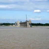 Melvin Price Locks And Dam. High Water From The Mighty Mississippi Push Through The Open Gates.  5/18/2010., Вуд Ривер